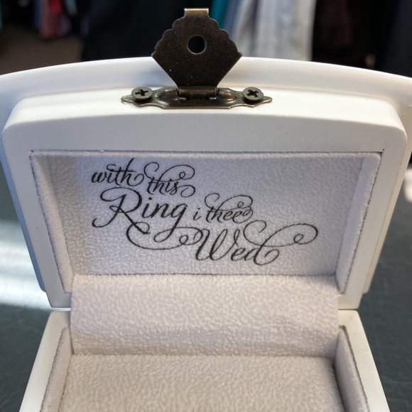 The Rings Wedding Rings box - Picture 4 of 6